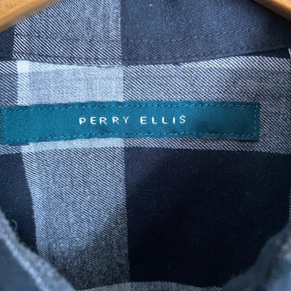 Perry Ellis Portfolio Men's Gray Plaid Long‎ Sleeve Button Up Shirt Size Medium - Picture 2 of 11